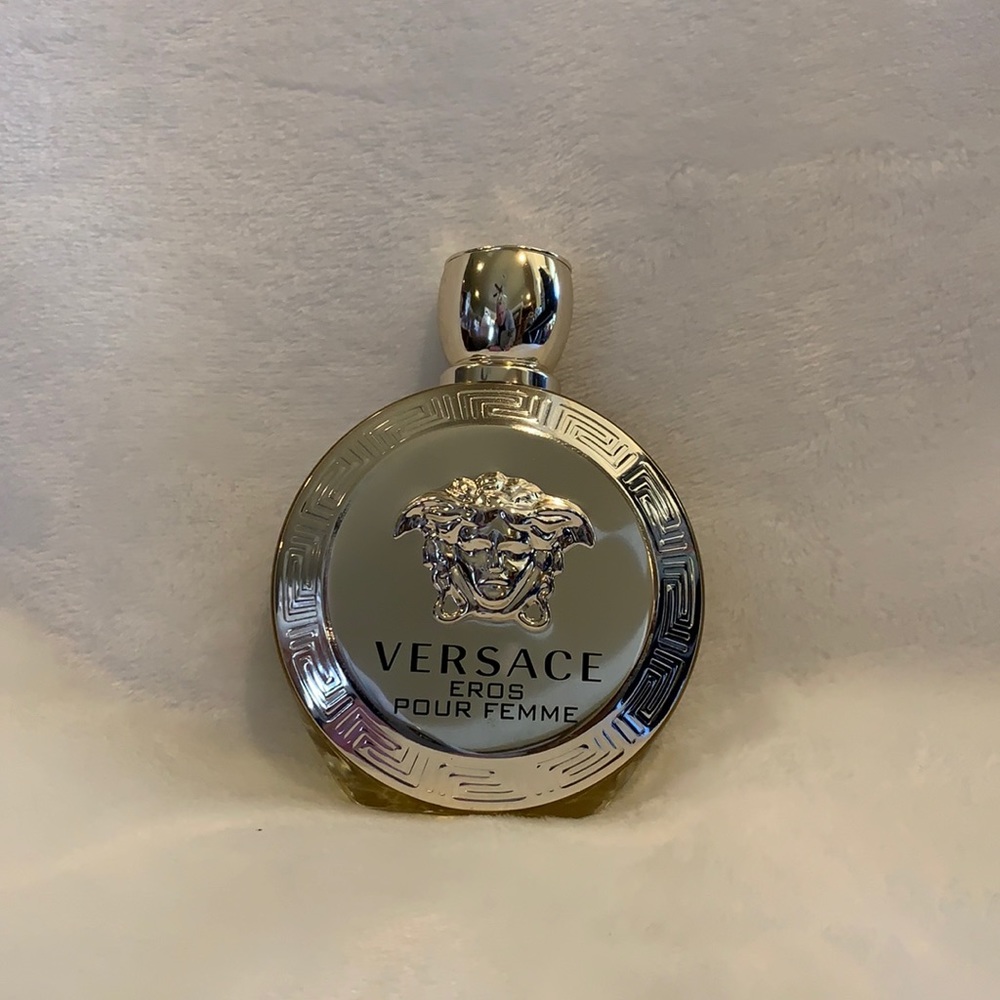 Versace Eros Pour Femme Eau De Parfum (Natural Spray)  3.4oz.